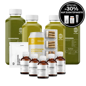 GREEN JUICE PLUS SAFTKUR 3 TAGE von DALUMA wird zusammen mit anderen Gesundheitsprodukten wie Kombucha, Kapseln und Reinigungspulver angeboten. Auf einem schwarzen runden Etikett steht "SPECIAL: -30% AUF ZUSATZPAKETE.