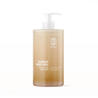 Die durchsichtige Pumpflasche mit der Aufschrift "DALUMA FOREST SEED GEL PEELING HANDSEIFE" enthält eine hellbraune Handseife mit sichtbaren Samenpartikeln, die mit Aprikosensamen-Peeling und erfrischenden Kiefernnoten für ein natürliches Erlebnis sorgt.